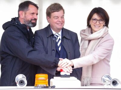 (v.l.) Olaf Lies, Enak Ferlemann und Manuela Herbort